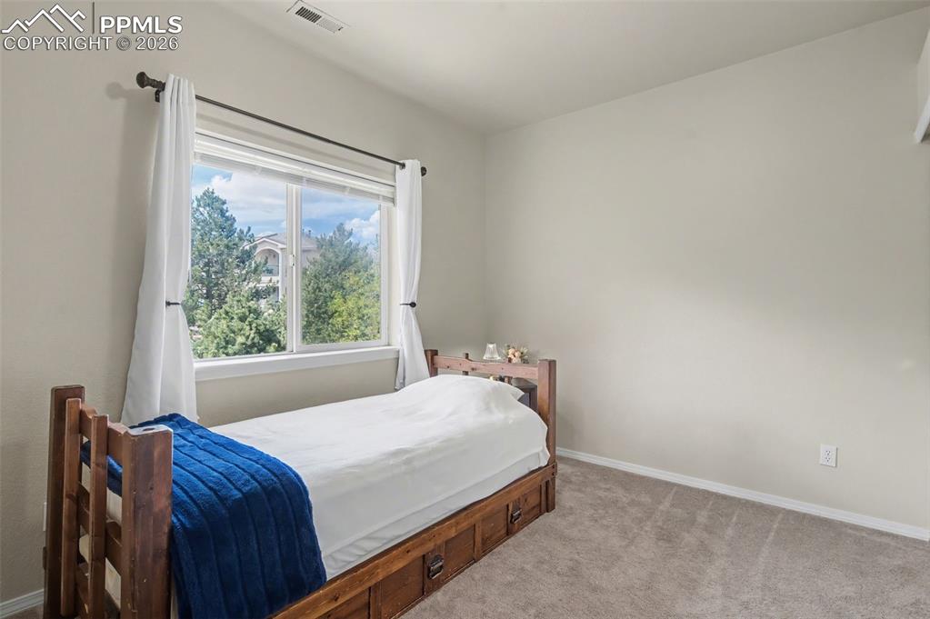 Image 15 of 25: Bedroom