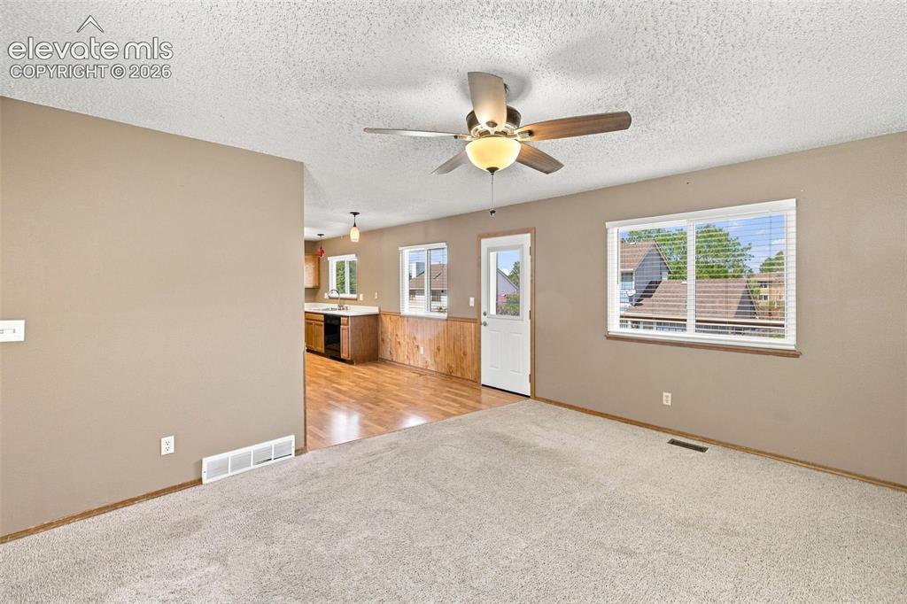 Image 19 of 43: Living Room
