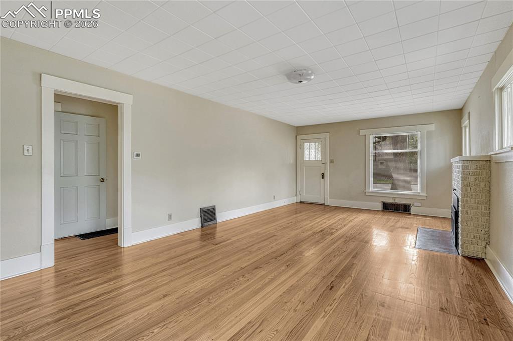 Image 11 of 38: Living Room