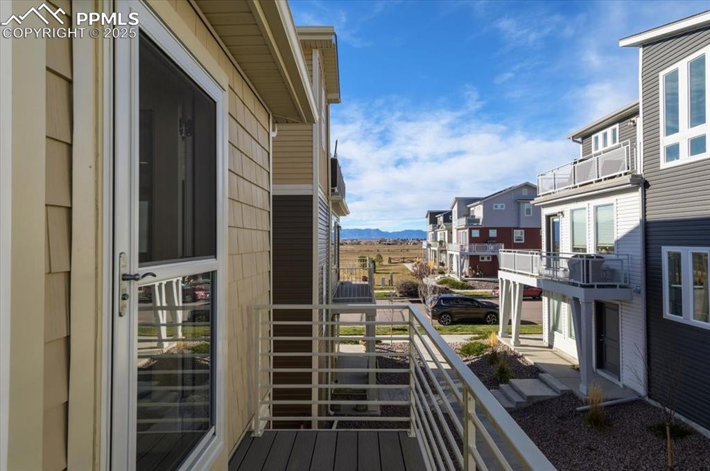 Image 19 of 27: Balcony