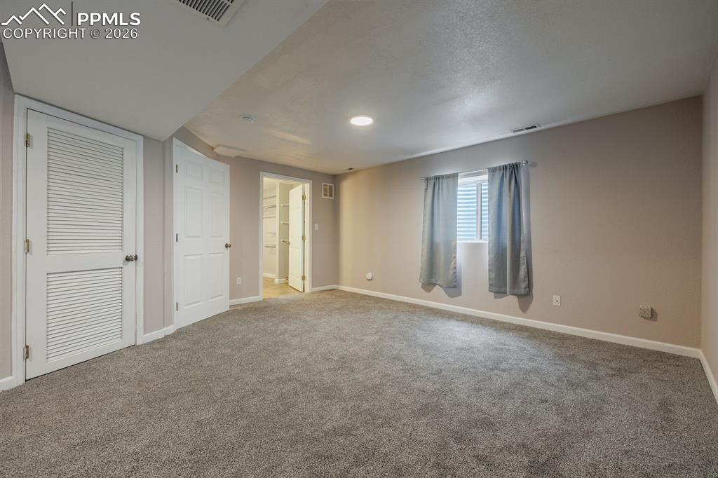 Image 19 of 37: Bedroom