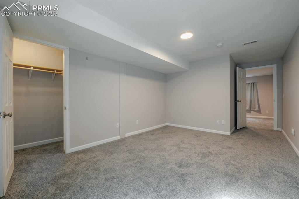 Image 25 of 37: Bedroom