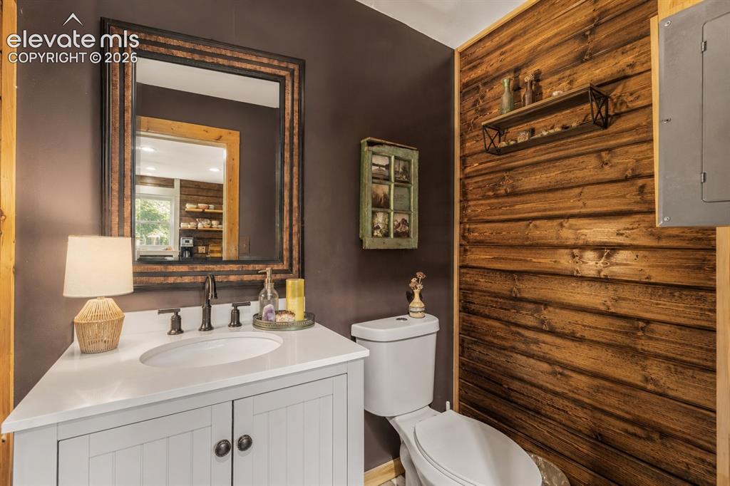 Image 12 of 46: Bathroom