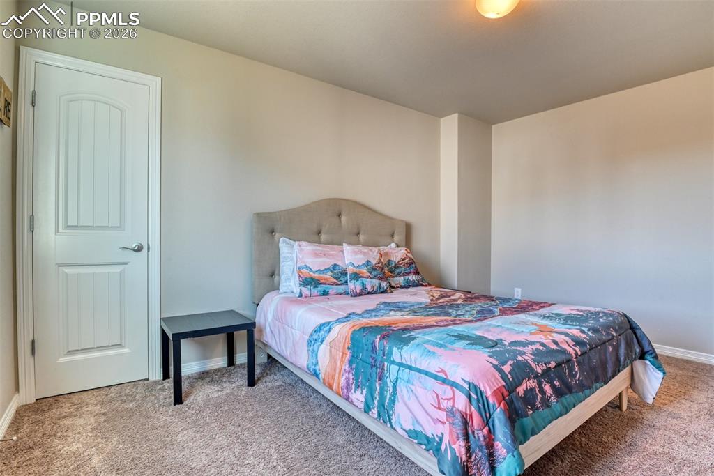 Image 16 of 21: Bedroom