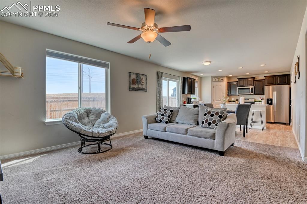 Image 4 of 21: Living Room