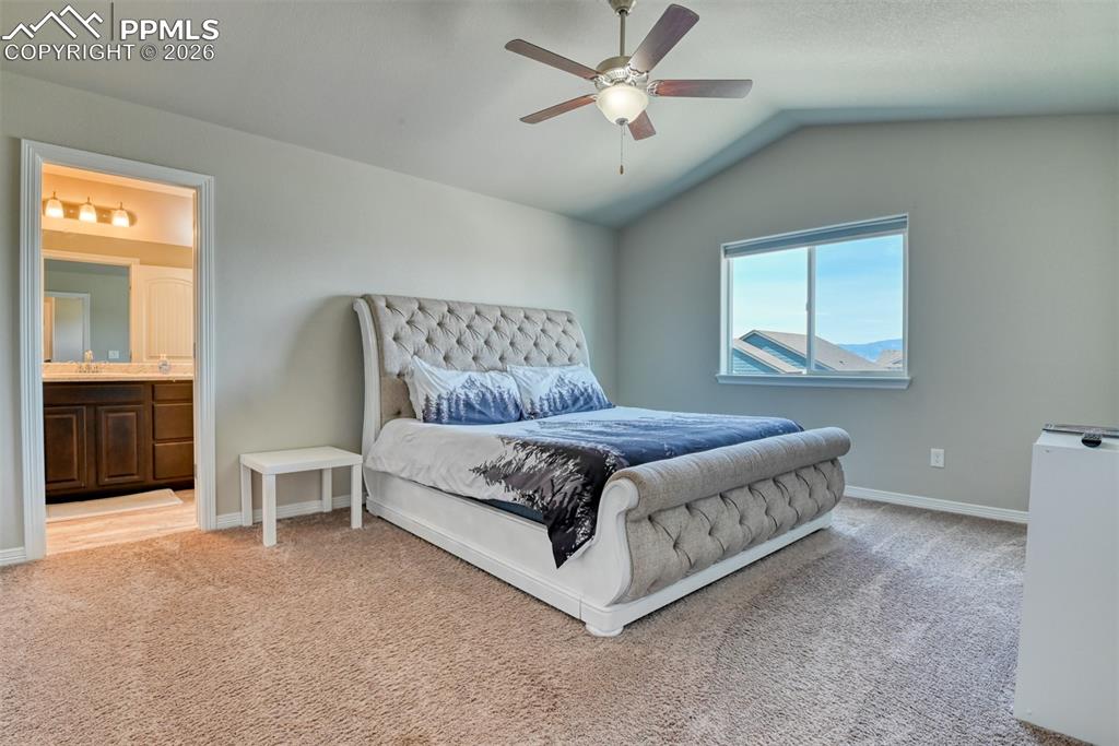 Image 9 of 21: Bedroom