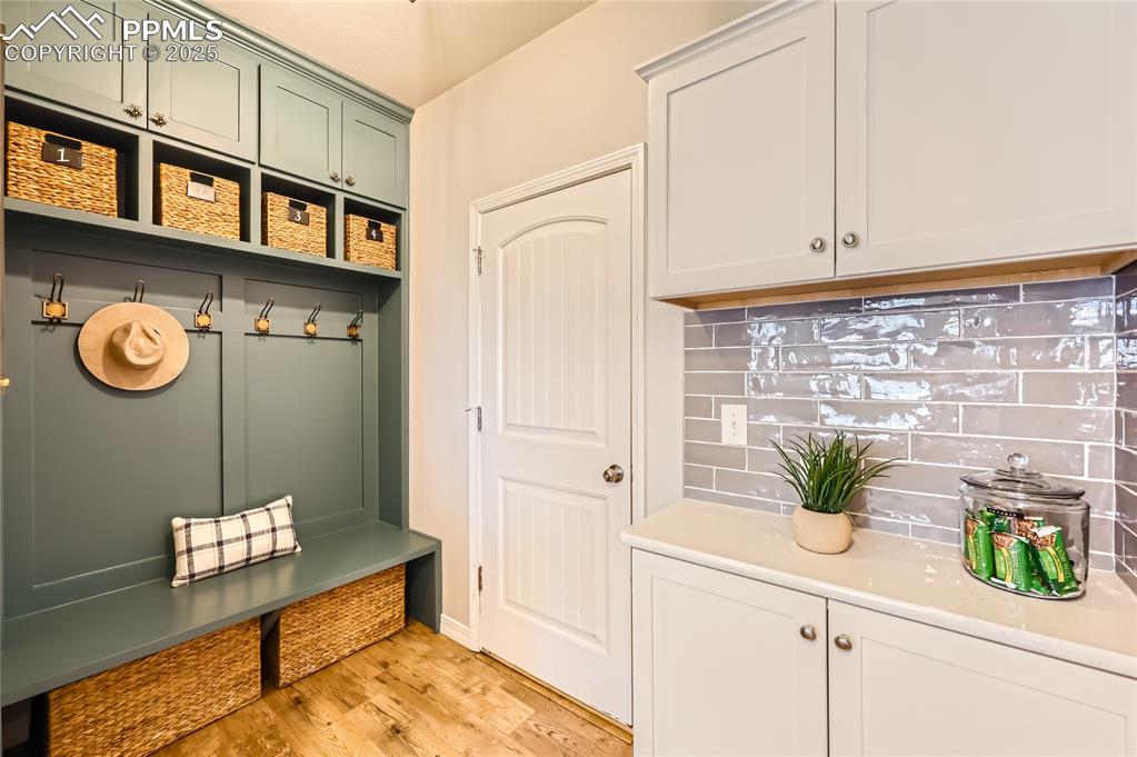 Image 16 of 50: Mud Room