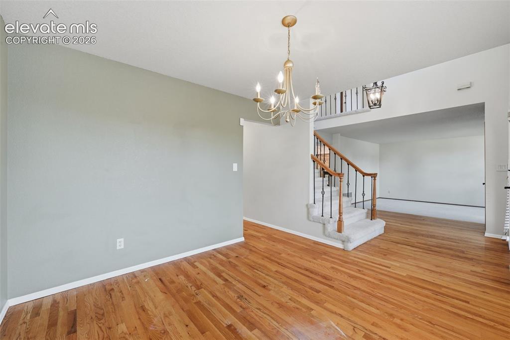 Image 10 of 50: Dining Room