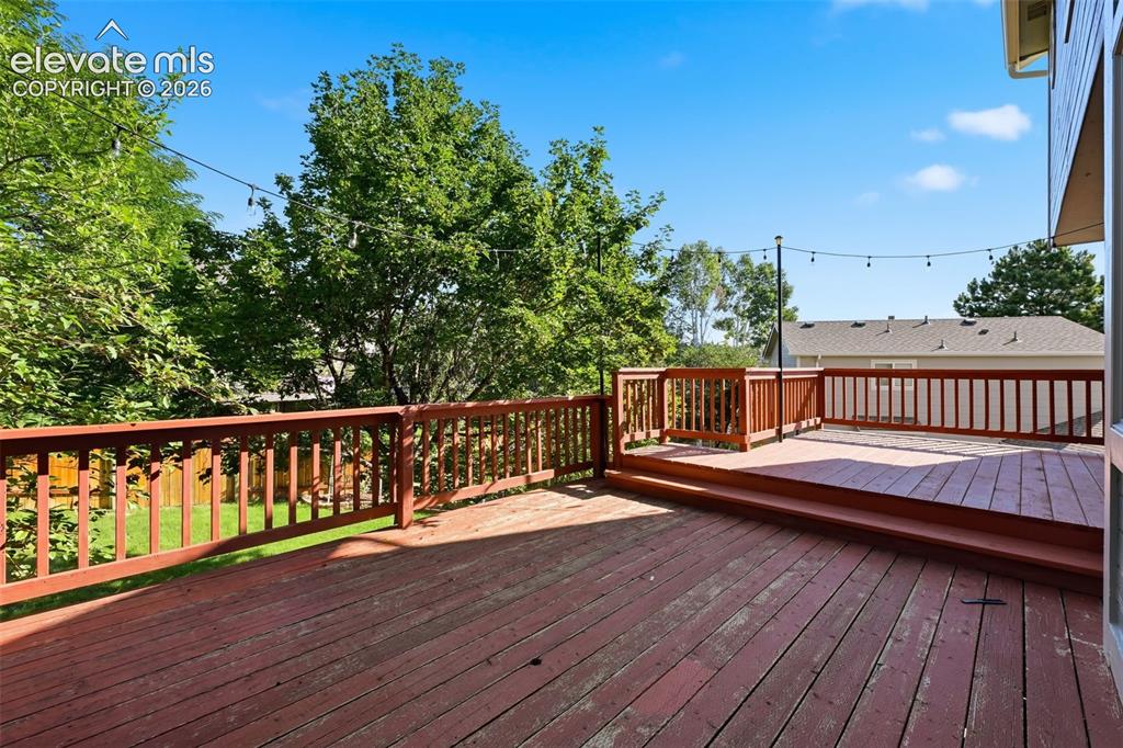 Image 26 of 50: Deck