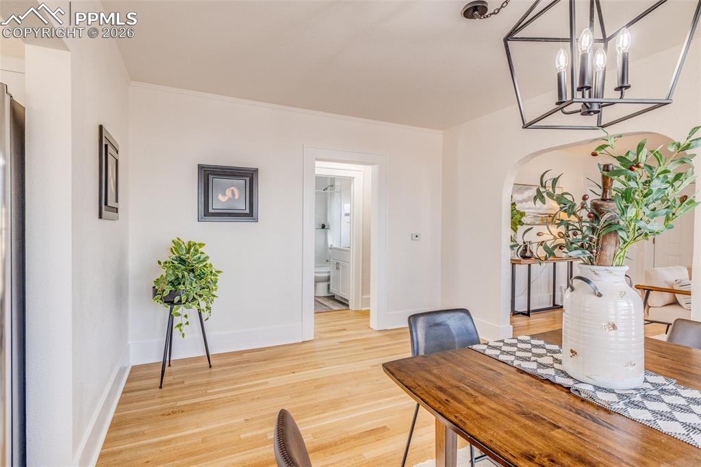 Image 9 of 40: Dining Area