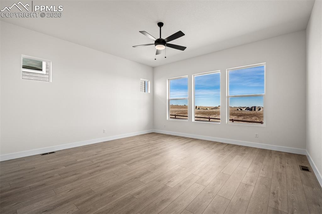 Image 21 of 45: Master Bedroom