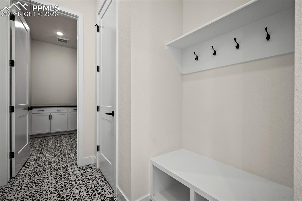 Image 28 of 45: Mud Room