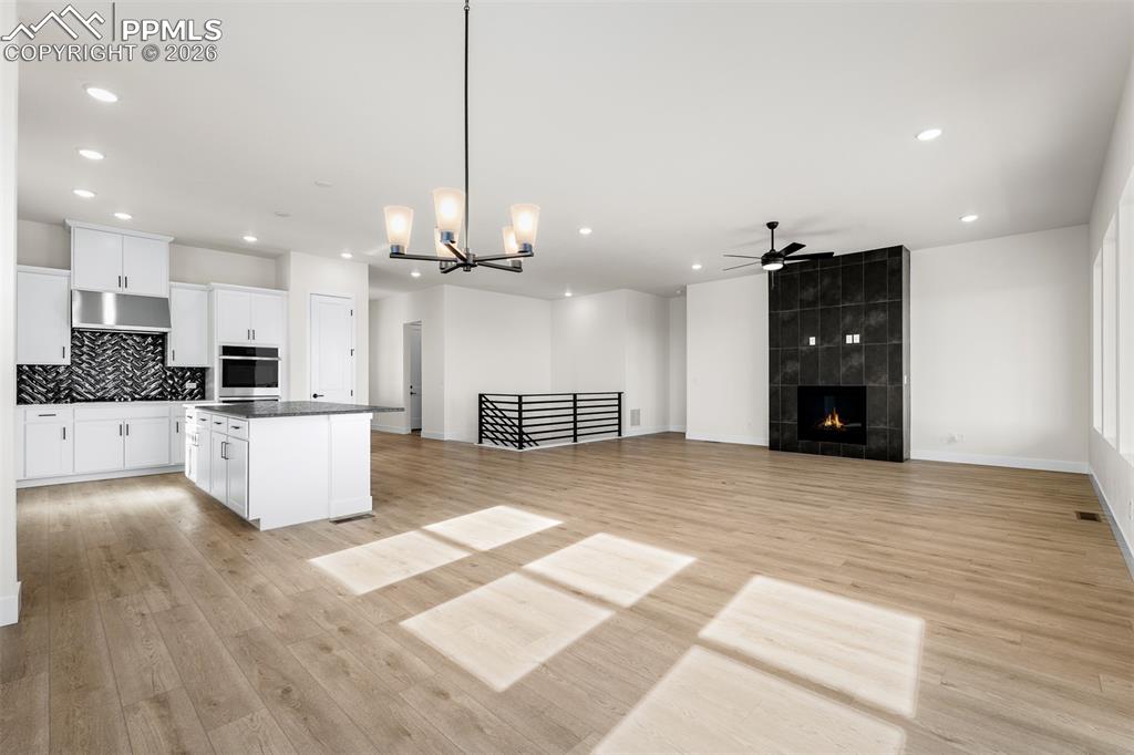 Image 7 of 45: Living Room