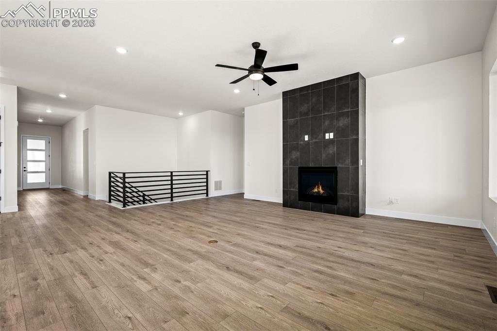 Image 8 of 45: Living Room