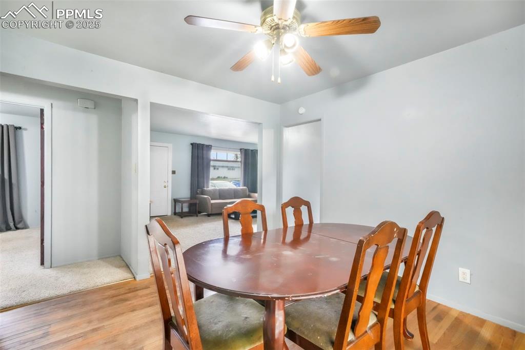 Image 9 of 50: Dining Area