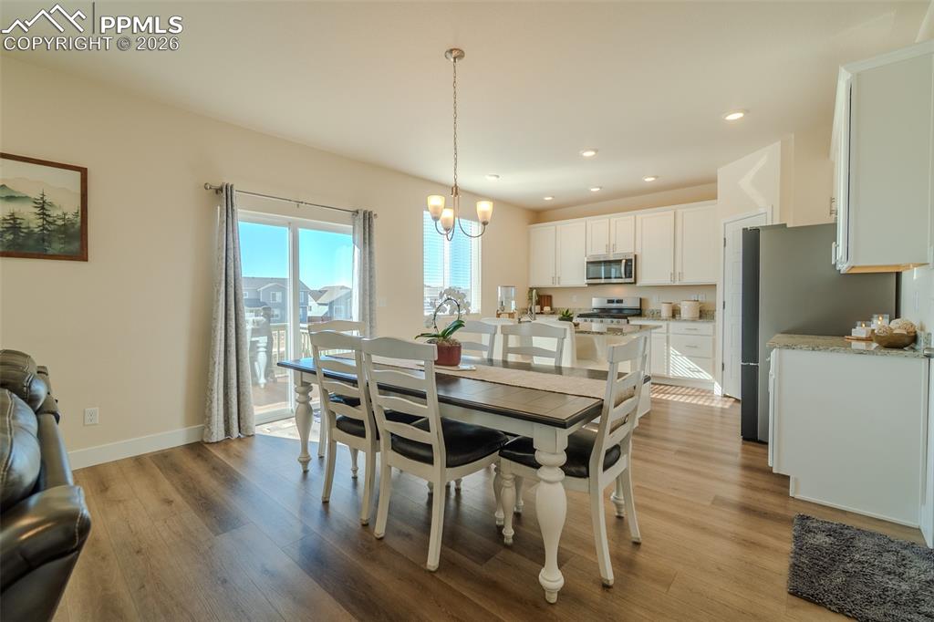 Image 13 of 49: Dining Area