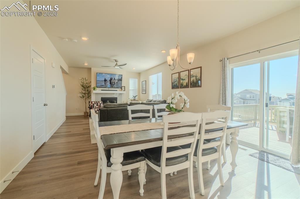 Image 14 of 49: Dining Area