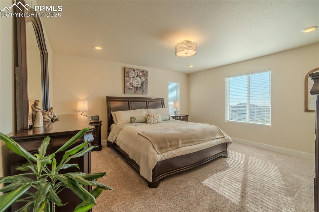 Image 21 of 49: Bedroom