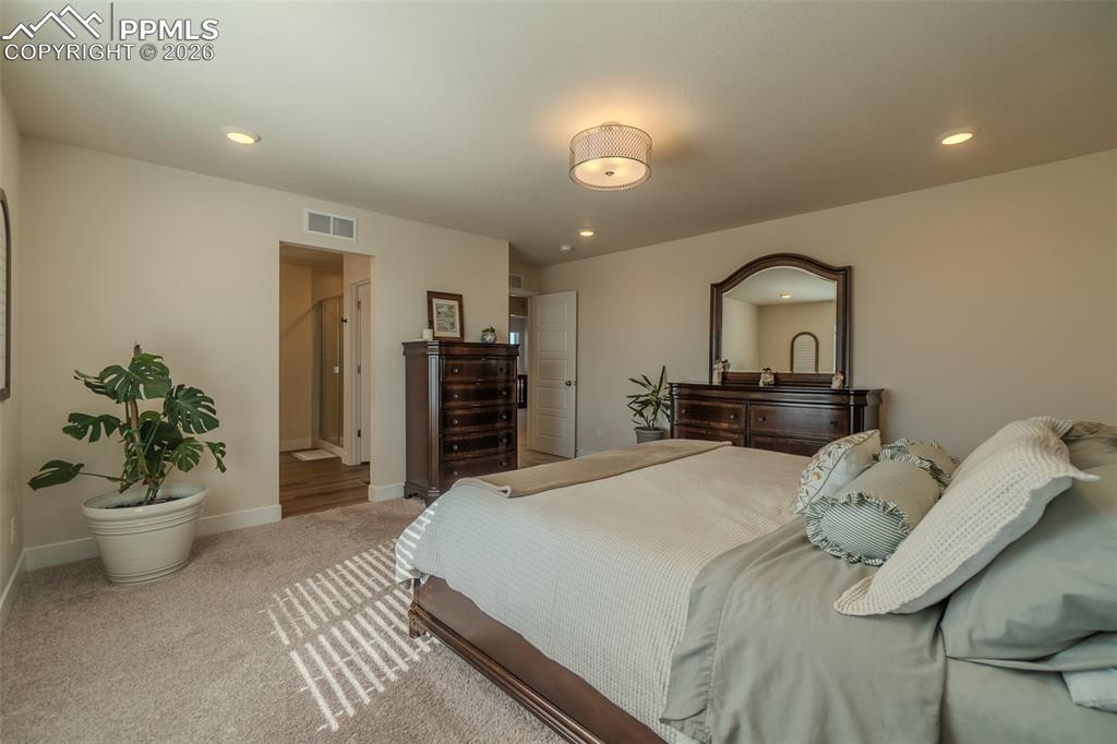 Image 23 of 49: Bedroom