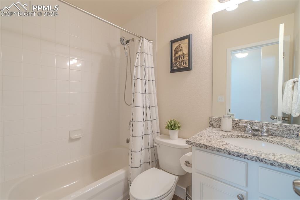 Image 8 of 49: Bathroom