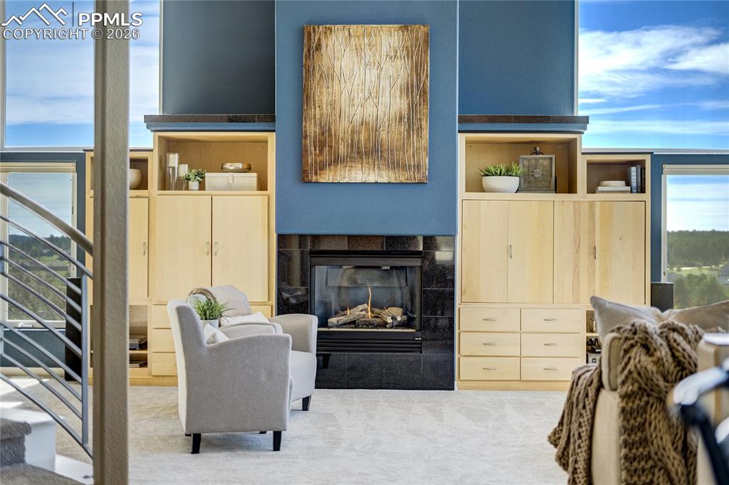 Image 12 of 50: Great Room
