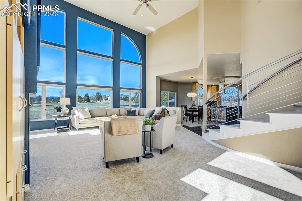 Image 16 of 50: Great Room