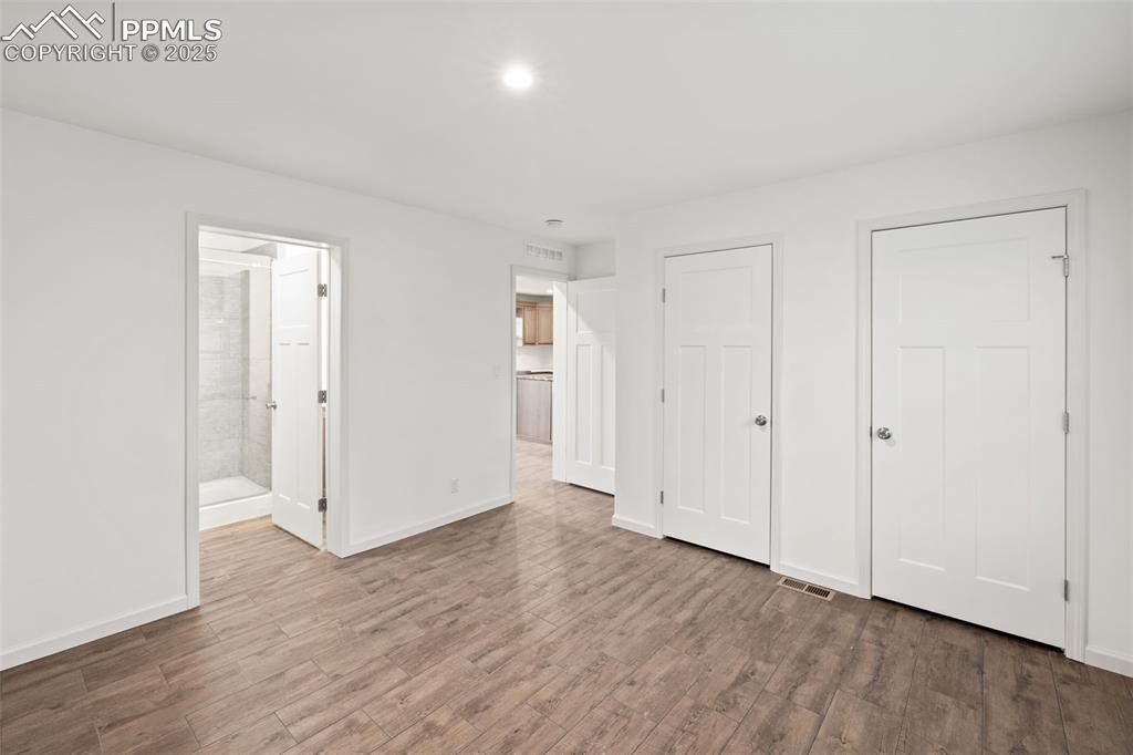 Image 14 of 35: Bedroom