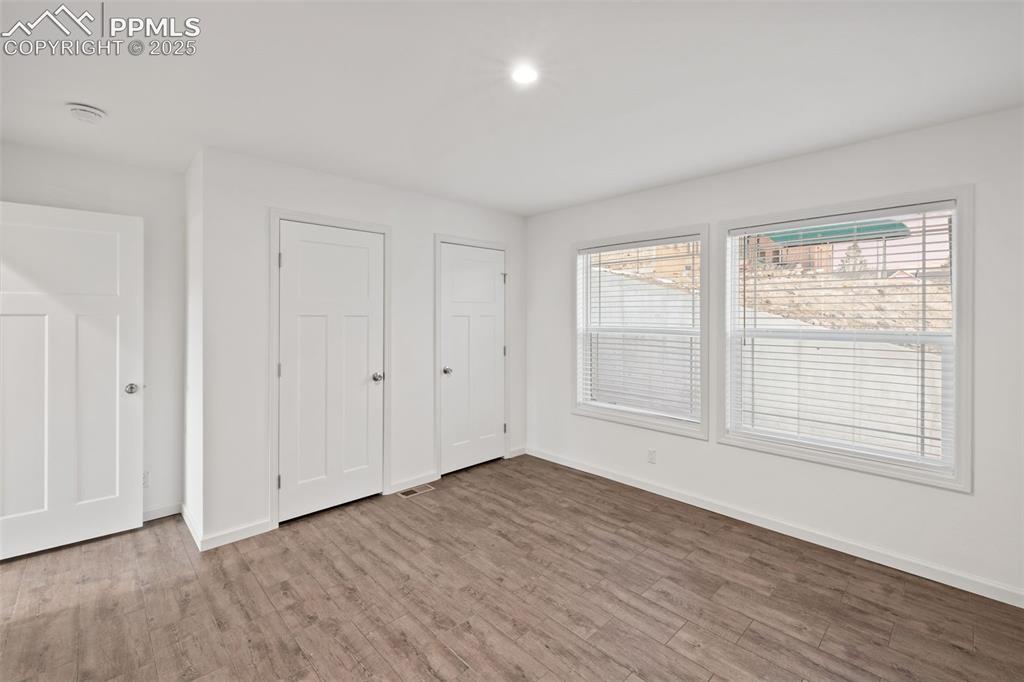 Image 18 of 42: Bedroom