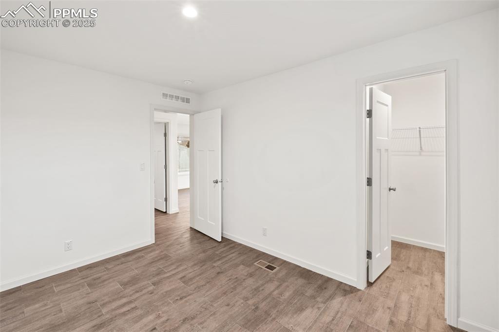 Image 20 of 35: Bedroom