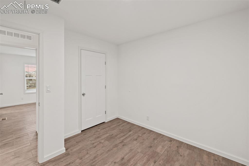 Image 22 of 35: Bedroom