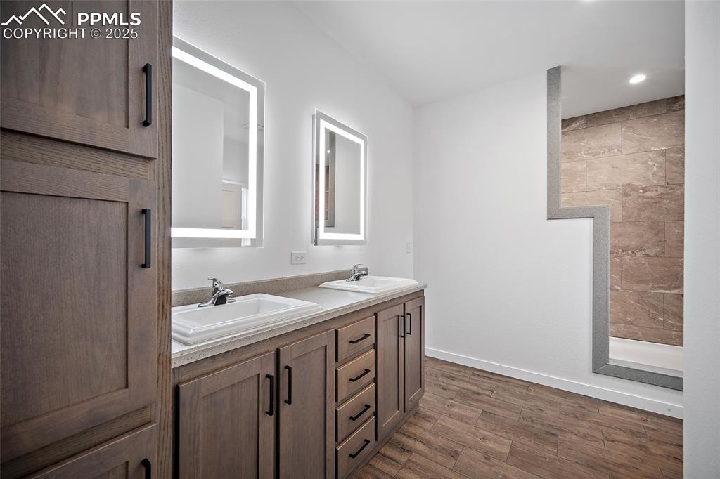 Image 25 of 32: Master Bathroom