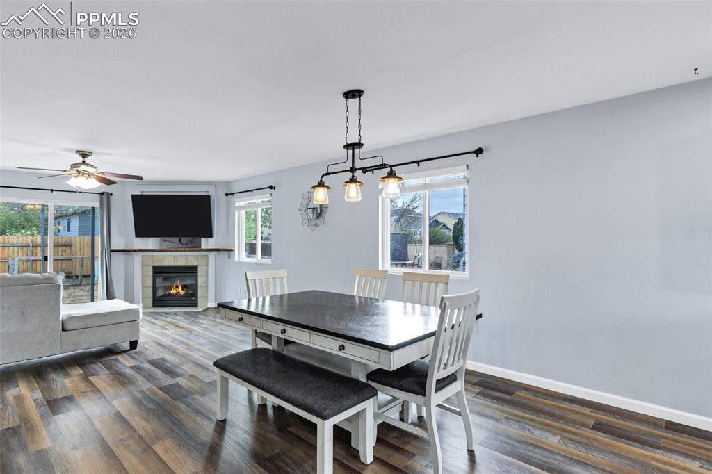 Image 15 of 30: Dining Area