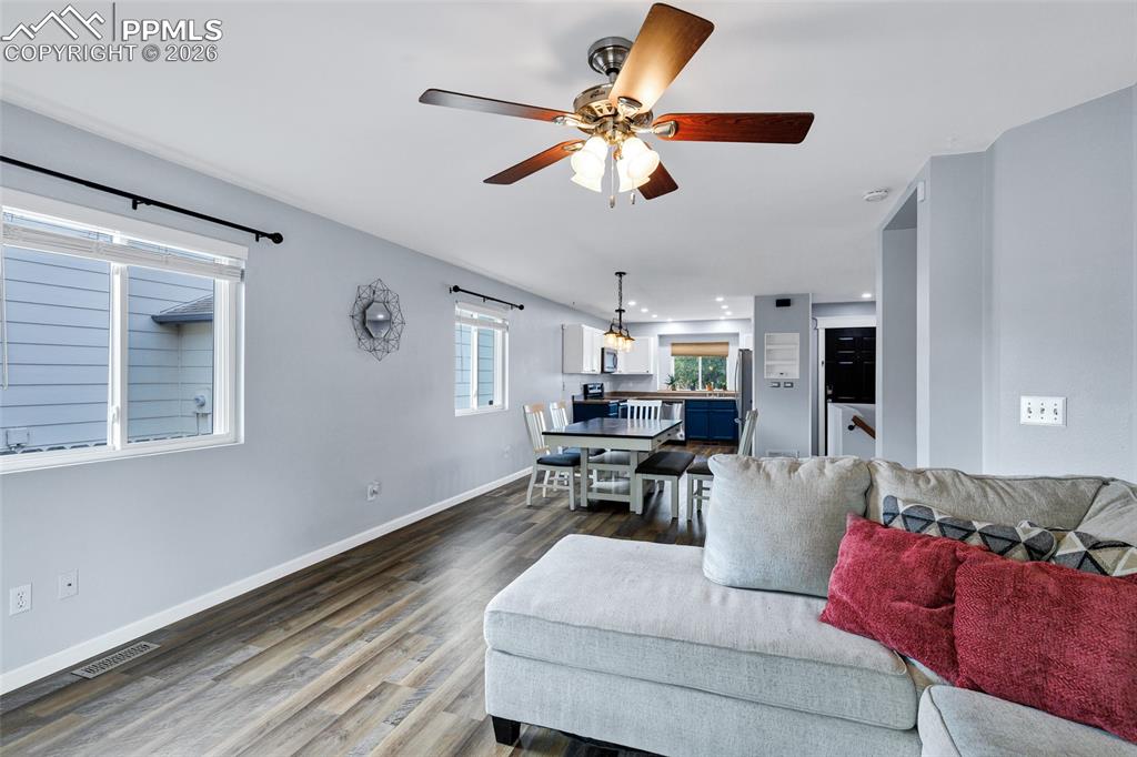 Image 19 of 30: Living Room