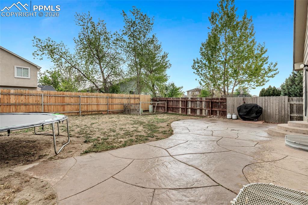 Image 8 of 30: Patio