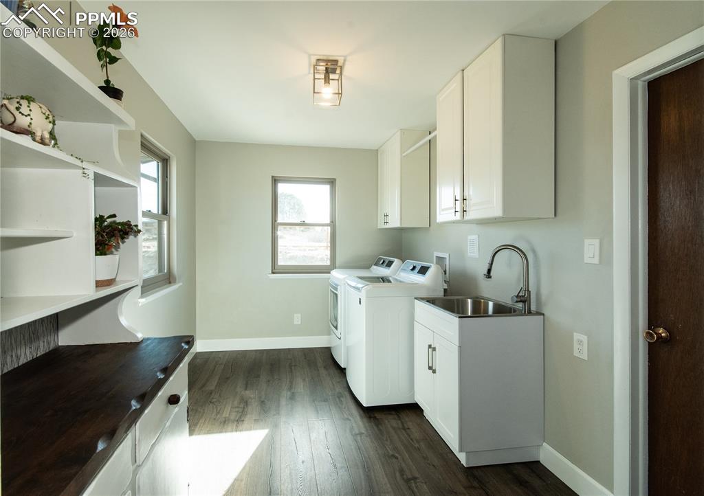 Image 19 of 49: Laundry