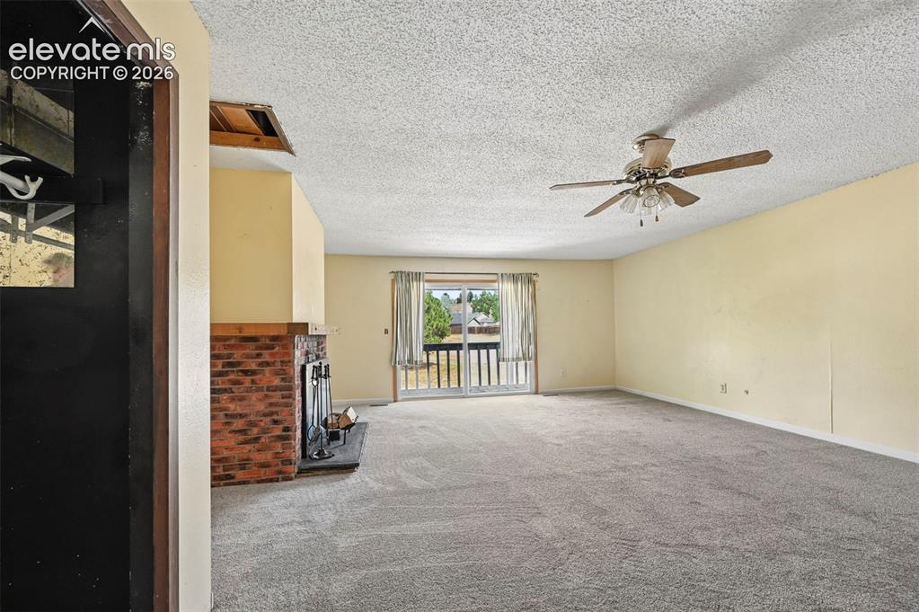 Image 10 of 27: Living Room