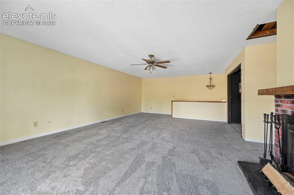 Image 9 of 27: Living Room