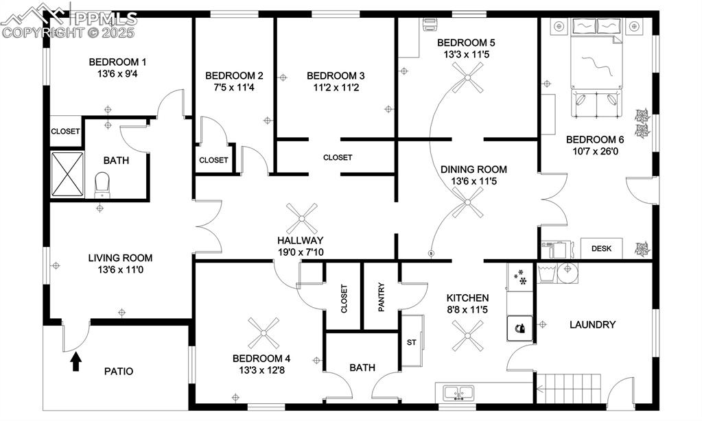 Image 4 of 4: View of floor plan / room layout