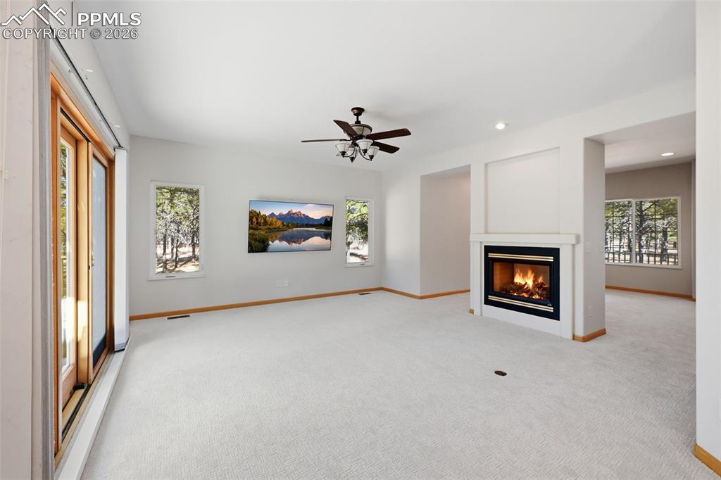 Image 16 of 50: Living Room