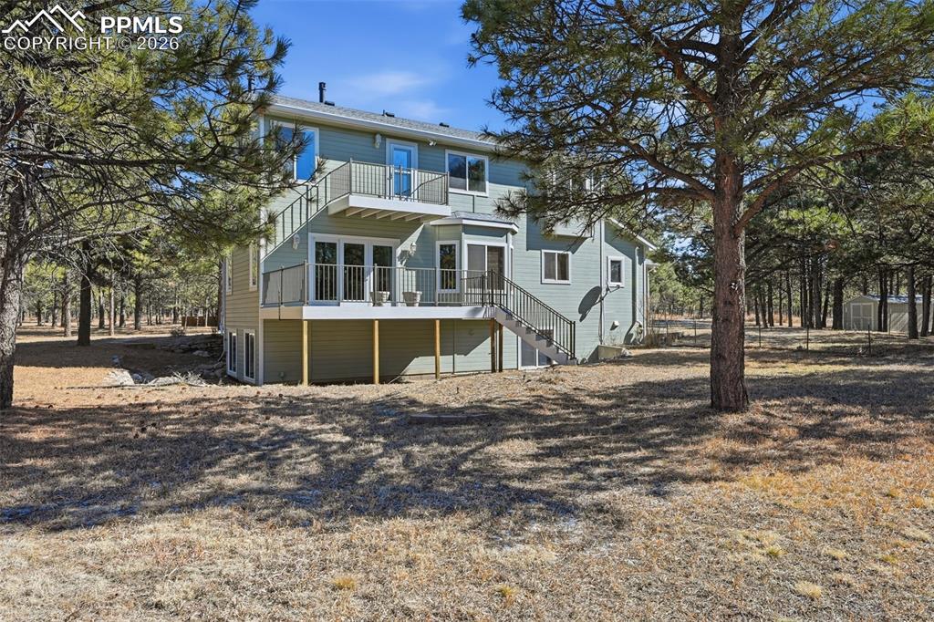 Image 6 of 50: Back of Structure