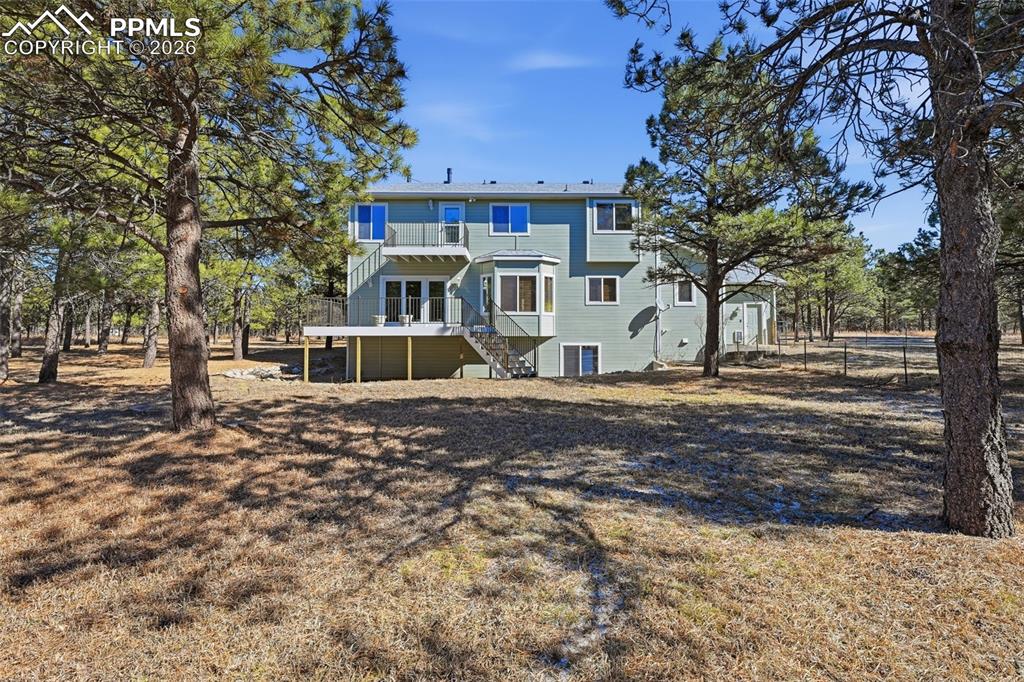 Image 8 of 50: Back of Structure