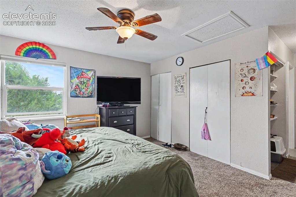 Image 15 of 30: Bedroom