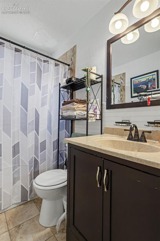 Image 19 of 30: Bathroom