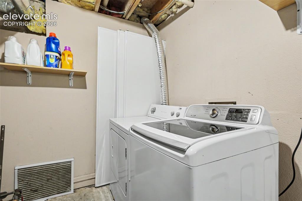 Image 27 of 30: Laundry