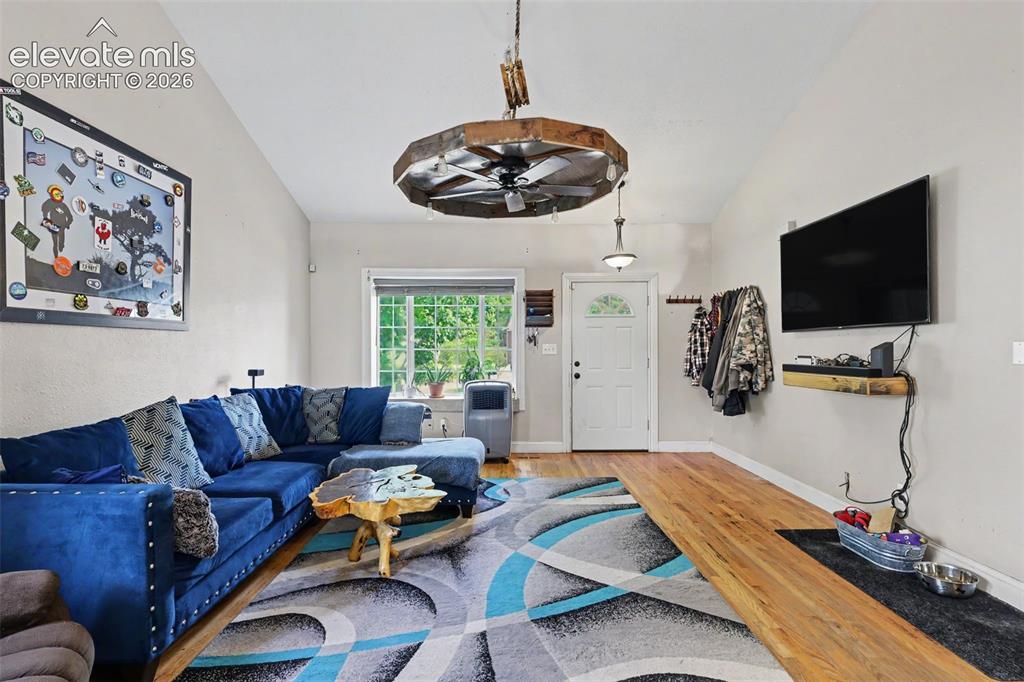 Image 6 of 30: Living Room