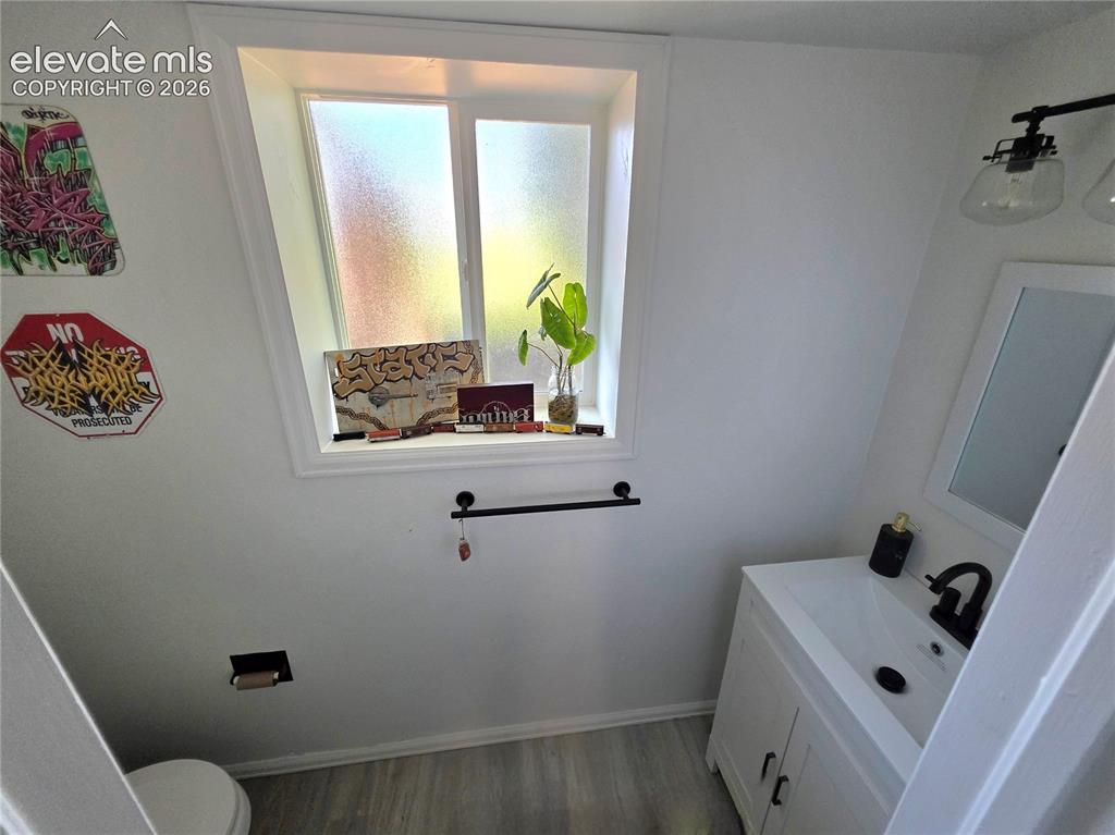 Image 14 of 19: Bathroom