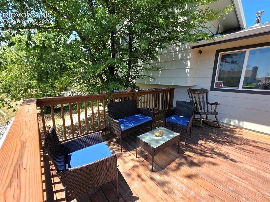 Image 8 of 19: Deck