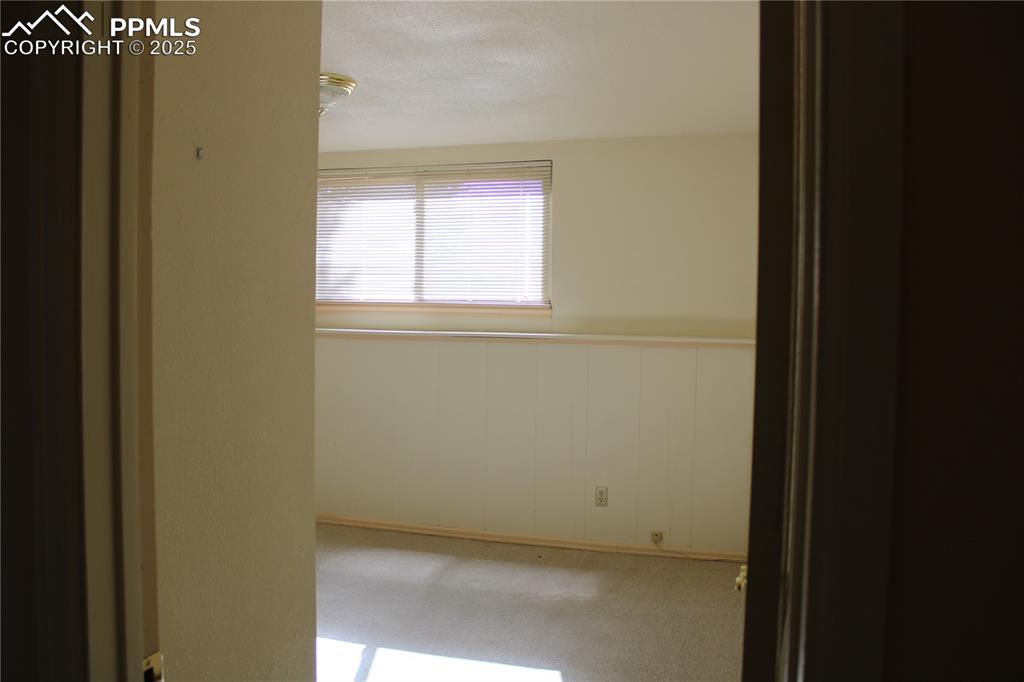 Image 32 of 48: Lower third bedroom