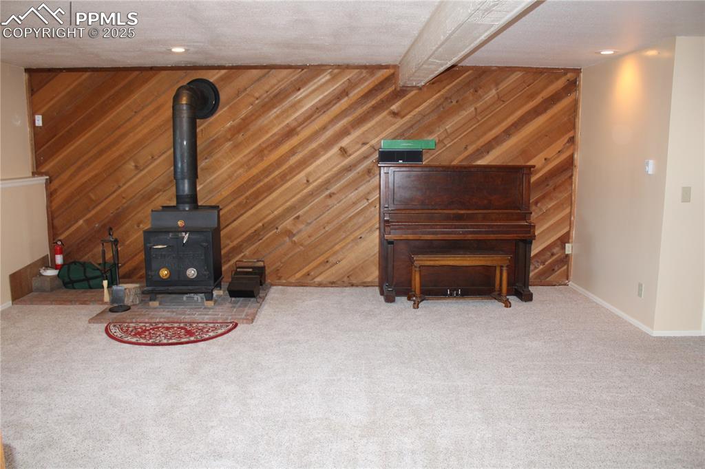 Image 36 of 48: Family Room