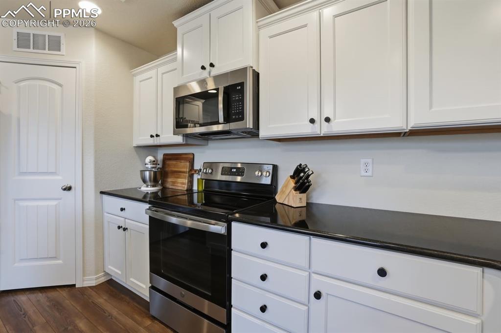 Image 16 of 38: kitchen pantry